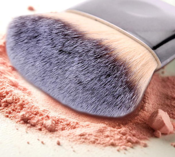 15.1 Mini Multi-Functional Loose Powder and Blush Makeup Brush - Image 1