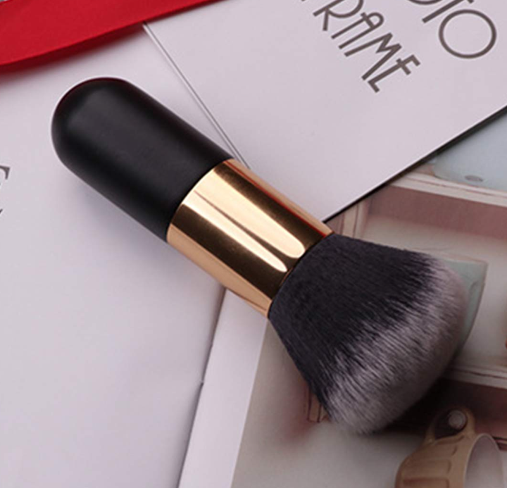 16.1 Makeup Brush for Powder, Foundation and Blush - Image 1