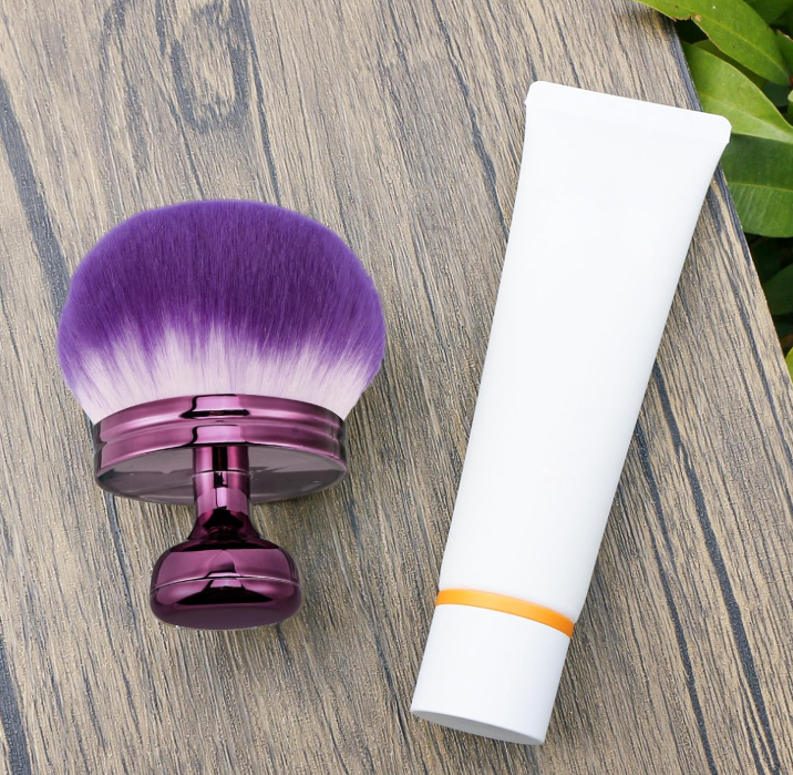 35.1 Large Round Head Body Makeup Brush for Blending - Image 1